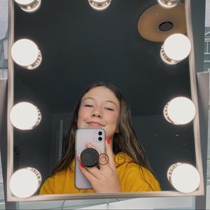 Meet your Posher, Elise